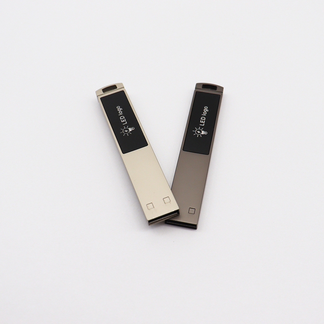 New Style Light-Up Logo Company USB Sticks Custom Branded 4GB 8GB 16GB 32GB 64GB Capacity USB Gift USB Flash Drives