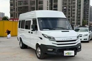 <span class=keywords><strong>Iveco</strong></span> <span class=keywords><strong>Daily</strong></span> 2025 A40M2 2.5T China VI Manual LWB Techo Medio DRW Furgoneta de Pasajeros de Segunda Mano - Product Image 3