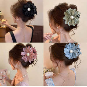 Pinza de Pelo Floral con Perlas, Pinza de Pelo Vintage con Flor de Tela para Mujer, Accesorio para el Cabello para Bodas y Fiestas - Product Image 2