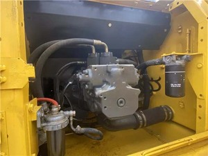 La excavadora sobre orugas Komatsu pc240lc tiene una gran potencia y maquinaria de construcción mecánica original - Product Image 4