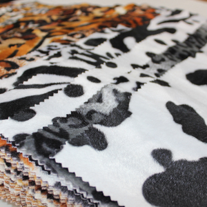 Échantillon gratuit 100% Polyester housse de canapé en velours Animal <span class=keywords><strong>noir</strong></span> <span class=keywords><strong>et</strong></span> <span class=keywords><strong>blanc</strong></span> motif <span class=keywords><strong>vache</strong></span> pour <span class=keywords><strong>tissu</strong></span> tissé en Polyester imprimé - Product Image 5
