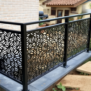 Ringhiera di Lusso per Balcone Interamente in Alluminio Corrimano e Balaustra per Villa Sistemi di Ringhiere e Parapetti Personalizzati Intagliati e Traforati - Product Image 4