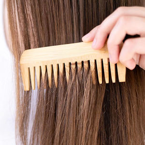 Logo personnalisé large dent <span class=keywords><strong>Afro</strong></span> <span class=keywords><strong>barbe</strong></span> pêche bois bambou cuir chevelu <span class=keywords><strong>brosse</strong></span> à cheveux et peigne ensembles pour la maison voyage hôtel - Product Image 6