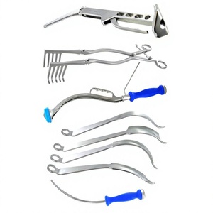 Ensemble d'opératoires orthopédiques manuels en acier inoxydable allemand certifié CE : Rétarateur de hanche et de genou, Râteau à os, Rétarateur Cobra, Rétarateur Hohmann - Product Image 1