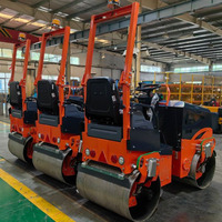 Moteur diesel Kubota 1.5 tonnes Mini rouleau compresseur d'asphalte Rouleau double tambour Compact Petit compacteur routier