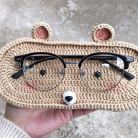 Nouvelle arrivée vente chaude jouets positifs crochetés à la main petit animal lunettes panier de rangement ornements décoratifs de bureau