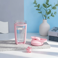 Bouteille d'eau en plastique transparente sans BPA personnalisée en gros, bouteille de shaker pour protéines en plastique