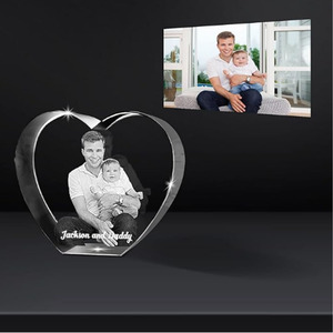 Souvenir <span class=keywords><strong>photo</strong></span> <span class=keywords><strong>personnalisé</strong></span> en cristal de <span class=keywords><strong>verre</strong></span> <span class=keywords><strong>gravé</strong></span> au laser en forme de cœur 3D pour un anniversaire de mariage - Product Image 3