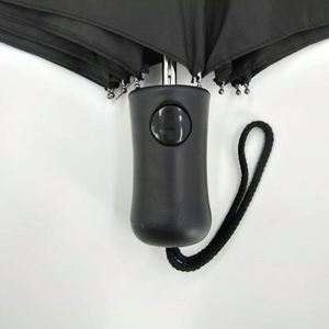 Parapluie pliant double classique noir Idealrain, entièrement automatique, forme élégante et fine, 21 pouces, logo personnalisé pour les voyages - Product Image 3