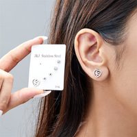 NYY Set 3 Anting Stud Kecil dari Baja Tahan Karat Bentuk Hati, Salib, Kupu-kupu, Bulan dengan Rhinestone untuk Pria Wanita Perhiasan Fashion