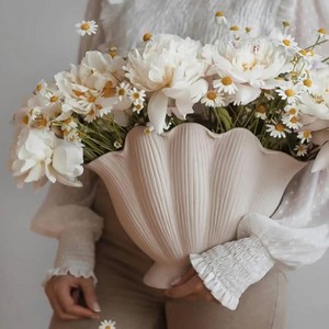 2024 New Classic Shell <b>Shape</b> Flower Vase, Modern Home Office Hotel Decorative Vase, <b>Table</b> for Hotel Ceramic Vase - Product Image 1