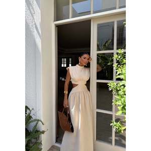 Robe de soirée de luxe beige Palila, style robe de bal, avec décorations scintillantes, tailles XS-XL, pour femmes, taille empire, longueur ras du sol - Product Image 4