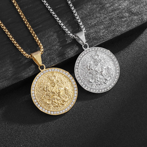 Collier pendentif Saint George chevalier tueur de dragons en acier inoxydable plaqué or serti de diamants, bijou unisexe, cadeau - Product Image 1