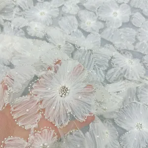 Trung quốc giá bán buôn hoa trắng 3D Ngọc Trai vải lưới ren hạt sequin vải cho váy cưới