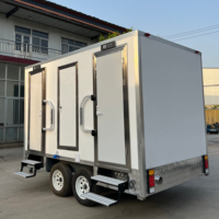 Remorque de toilette mobile moderne écologique et personnalisable toilette d'urgence extérieure portable pour le camping et les chantiers de construction