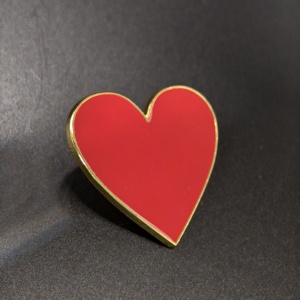 Pin <span class=keywords><strong>de</strong></span> Solapa Personalizado al por Mayor <span class=keywords><strong>de</strong></span> Alta Calidad, Chapado en Oro, con Corazón Rojo Esmaltado, <span class=keywords><strong>de</strong></span> Aleación <span class=keywords><strong>de</strong></span> Zinc, <span class=keywords><strong>para</strong></span> Regalo <span class=keywords><strong>de</strong></span> Fanáticos, Mercancía <span class=keywords><strong>de</strong></span> Conciertos, Souvenir - Product Image 3