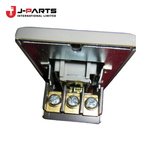 ปุ่มควบคุมสวิตช์ไฟฟ้าสำหรับเครื่องทำความเย็นสำหรับโตโยต้า HIACE LH103 1993-1998 88611-95A01 - Product Image 2
