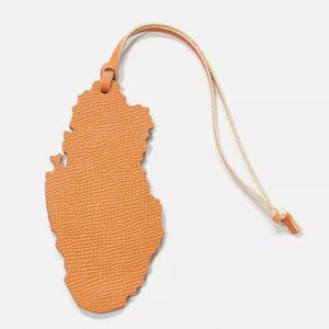Breloque de sac promotionnelle en forme de carte du Qatar, pendentif porte-clés décoratif, accessoire populaire pour sac à main - Product Image 3