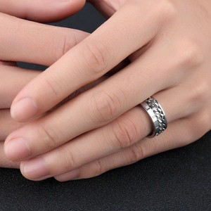 Conjunto de 8 Anéis Masculinos Milacolato em Aço Inoxidável Vintage Gótico para Casamento, com Corrente Rotativa Preta e Fibra de Carbono Azul - Product Image 5