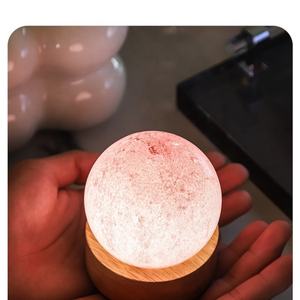 โคมไฟกลางคืนรูปดาว LED แบบ USB โคมไฟไม้ ดีไซน์ทันสมัย โคมไฟคริสตัลทรงกลมแก้ว - Product Image 2