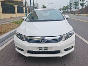 <span class=keywords><strong>Honda</strong></span> <span class=keywords><strong>Civic</strong></span> 1.8L Berline 2014 d'occasion, boîte manuelle, moteur turbo, intérieur cuir, jantes alliage R17, conduite à gauche, <span class=keywords><strong>prix</strong></span> abordable - Product Image 2
