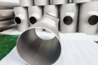 Titanium Equal Tee & Reducing Tee Industri Kimia Tahan Korosi Konektor 3 Arah ASTM B363 Seamless GR2