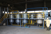 Machine de raffinage désodorisante blanchissante d'huile de palme brute à faible coût 1000kg raffinerie d'huile d'arachide de germe de maïs de soja à petite échelle