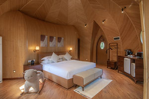 กระท่อมไม้รูปถั่วบ้านรีสอร์ทพร้อมกระเบื้องเหล็กสีหรูหราหลังคาแหลมกระท่อมล็อกสำหรับการตกแต่งภายนอกอาคารในโรงแรม - Product Image 6