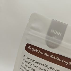 Bolsa de Embalaje de Alimentos con Cierre Ziplock de PET Biodegradable Personalizada, Doypack con Cierre de Mylar para 400g de Chocolates con Almendras - Product Image 3