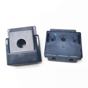 Clip de Ajuste para Maletero Skoda 5JA827249, Material ABS para Reparación o Reemplazo - Product Image 1