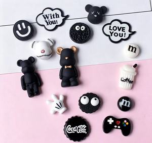 Ingrosso Accessori in Resina Fai da Te: Charms per Scarpe con Fondo Piatto e Cover per Telefono in Plastica, a Tema Religioso, Musicale, Orso Nero Violento e Fatato - Product Image 1
