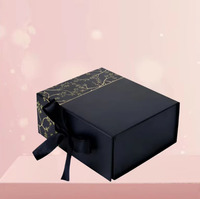 Boîte cadeau personnalisée noire et or avec estampage, couvercle magnétique et ruban en satin pour cadeaux de luxe, cosmétiques et produits d'épicerie