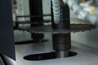Machine de fraisage d'extrémités de profilés en aluminium pour fenêtres et portes avec moteur 380V 1.5KW 2800RPM