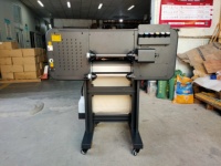 Impresora UV de TPU tamaño A3 de gran venta, 2 cabezales I1600, impresora de rollo de película de TPU, impresora UV de etiquetas estereoscópicas 3D para prendas de vestir