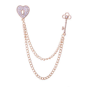 Broche de Llavero con Corazón de Aleación Chapada, Estilo Coreano, Accesorios para Parejas, Cadena con Borlas, Corsage de Una Pieza, Venta al por Mayor de Fábrica - Product Image 5