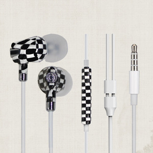 Écouteurs filaires intra-auriculaires de qualité supérieure en stock, 3,5 mm, écouteurs peints pour téléphone portable Apple Huawei <span class=keywords><strong>Oppo</strong></span> Xiaomi - Product Image 5