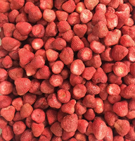 Premium kwaliteit FD fruitvriesgedroogde aardbeien knapperige snacks hele stukjes voor een gezonde ontbijtgranenmaaltijd