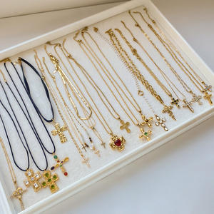 Collana con Ciondolo a Croce in Acciaio Inossidabile JoJo per Donna, Anniversario, Selezionata con Cura, OEM/ODM, Catena con Pietre Naturali, Colore Oro - Product Image 2