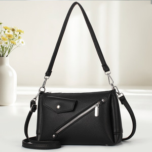 2026 Popular Women's PU <b>Square</b> Shape Zipper Closure Tassel Multifunctional Shoulder Tote Bag Polyester Lining for Daily Matching - Product Image 1