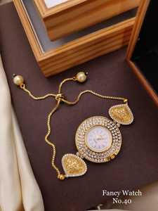 Juego de pulsera de reloj de lujo personalizado con excelente servicio para damas disponible a precio mayorista de <span class=keywords><strong>India</strong></span> - Product Image 2