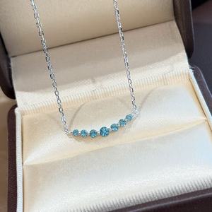 Collier JINSEO en argent sterling 925 avec <span class=keywords><strong>pavé</strong></span> de cristaux bleu aqua en forme de smiley, prêt pour la fabrication OEM, style minimaliste et élégant pour projets de vente en gros - Product Image 2