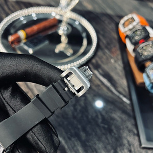 Montre de luxe pour <span class=keywords><strong>femme</strong></span> Hollow 0701, entièrement sertie de diamants, cadran rouge lèvres, montre de luxe avec fonction calendrier, montre pour <span class=keywords><strong>femme</strong></span> d'affaires - Product Image 5
