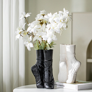 Vase Décoratif En Céramique Forme Chaussure De Danse – Design Artistique Pour Maison, Salon, Table – Blanc/noir, 13,4x11x23 Cm