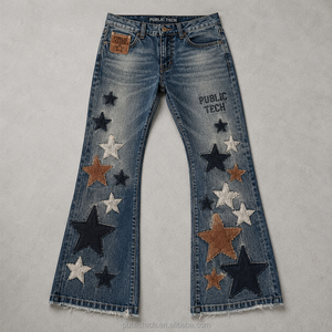 Pantalones vaqueros de hombre de corte y confección personalizados, estilo hip hop, con parche de cuero bordado, lavado a la piedra, efecto monkey wash, apilados, de mezclilla gruesa y corte acampanado - Product Image 1