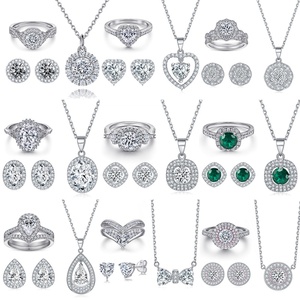 Ensemble de bijoux tendance en zircon plaqué or et rhodium pour femmes, hommes et enfants, vente en gros de bijoux fins - Product Image 2