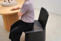 Offre Spéciale luxe russe pin bois Eco cuir dîner chaises avec roues confortable chaise de salle à manger en bois massif