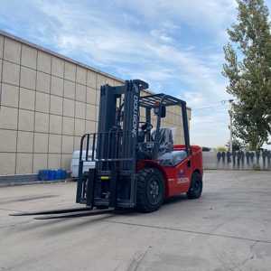 Carrello Elevatore Diesel Fuoristrada da <span class=keywords><strong>3</strong></span> Tonnellate con Motore EPA EURO5 Opzionale, Sollevamento Telescopico fino a 6 Metri, Capacità <span class=keywords><strong>3</strong></span>, <span class=keywords><strong>3</strong></span>,5 e 10 Tonnellate - Product Image 3