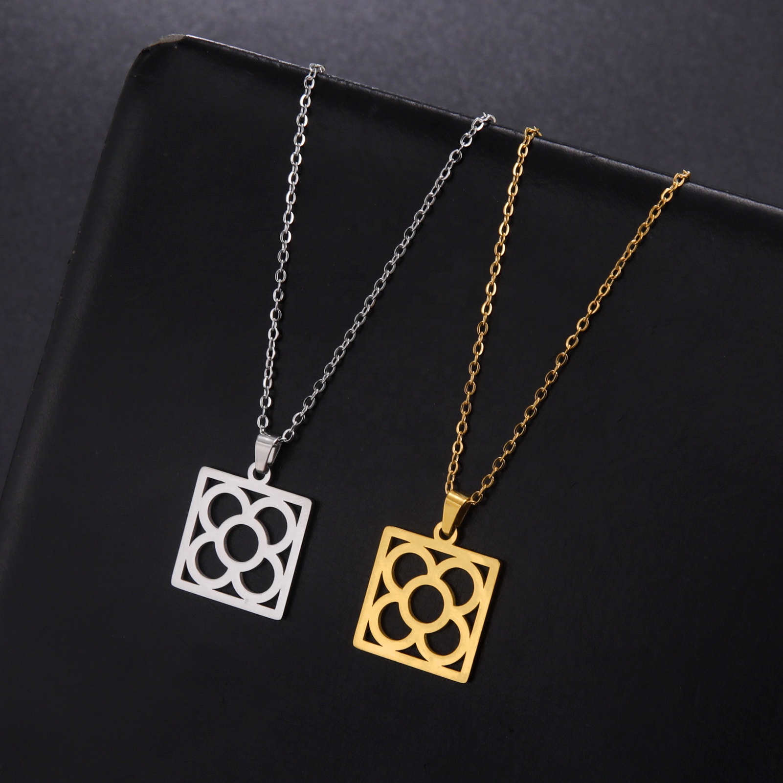 [韓国人気ジュエリー] nff square logo necklace Fashion Square Necklace for Women Korean Black Geometric