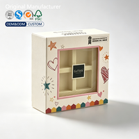 Boîte Cadeau Pâtissière Auto-Érigeable en Carton Ivoire Imprimé Personnalisé avec Fenêtre Transparente Verticale et Insert Diviseur 4 Compartiments, Qualité Alimentaire Biodégradable