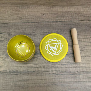 Bols chantants tibétains faits main sur mesure, 8 cm, sept <span class=keywords><strong>chakras</strong></span>, colorés, pour le <span class=keywords><strong>nettoyage</strong></span> <span class=keywords><strong>des</strong></span> oreilles, le yoga et la <span class=keywords><strong>méditation</strong></span> – Prix usine - Product Image 5